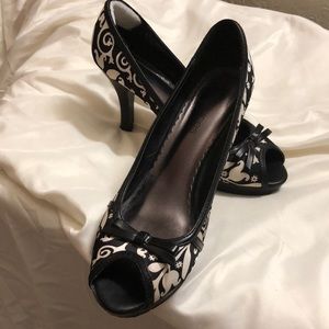 Women’s dress shoes